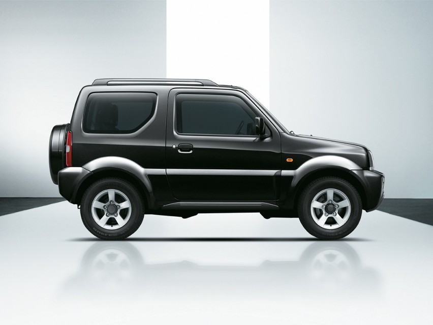 Suzuki Jimny nie próbuje na siłę udawać SUV-a. To...