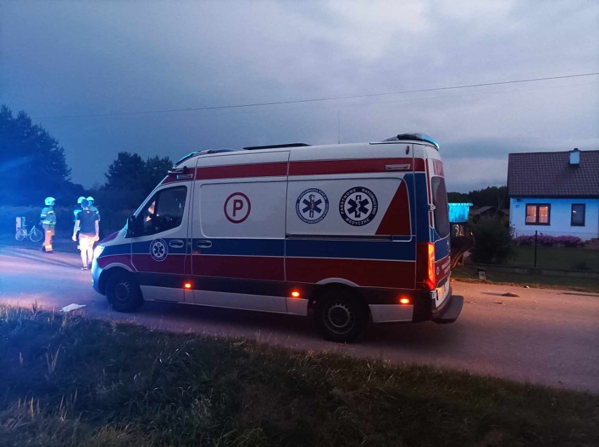 Śmiertelny wypadek w Grębowie w powiecie tarnobrzeskim. Nie żyje motocyklista, ranny jest pasażer. Zdjęcia