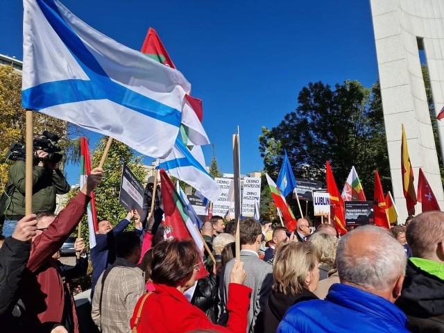 Samorządowcy przeciwni podwyżkom cen prądu. Zdaniem włodarzy miast i gmin, jeśli rząd nie podejmie zdecydowanych działań "pozostanie nam tylko ciemność".