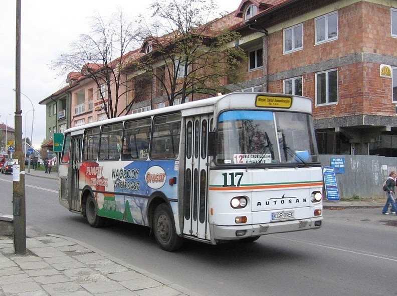 Autobusy dla Gorlic już na jazdach próbnych. Wkrótce do nas trafią, ale czy ktoś jeszcze pamięta, czym jeździliśmy jeszcze dekadę-dwie temu?