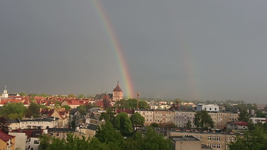 W Koszalinie po godz. 18 zaczął padać deszcz. Po ulewie na...