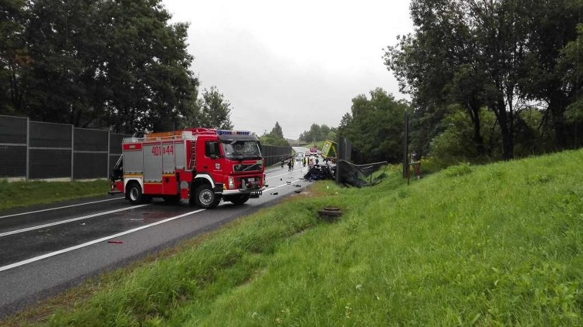 Wypadek w Bochni na DK 94. Nie żyją dwie osoby [ZDJĘCIA, WIDEO]