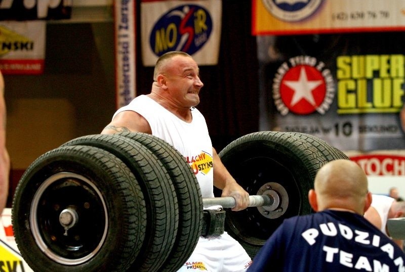 Mariusz Pudzianowski. Pracowita majówka - trening i strongmani