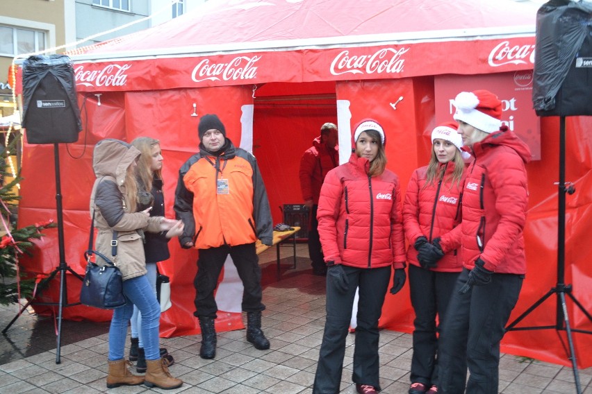 Rybnik: Wielka ciężarówka Coca-Coli zaparkowała na rynku