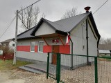 Remont dachu na strażnicy Ochotniczej Straży Pożarnej w Mokrsku Górnym. Koszt inwestycji to prawie 80 tysięcy złotych