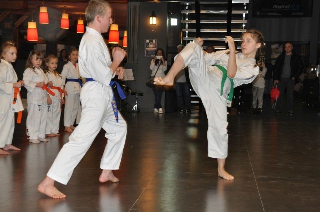 Oliwia Fornal podczas Zimowej Akademii Karate w Skarżysku.