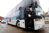 Ferie 2024 w Małopolsce. Chcesz żeby policja sprawdziła autobus, którym wyjeżdża twoje dziecko? Mamy wykaz z numerami telefonów