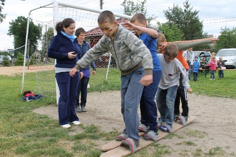 Z okazji Dnia Dziecka mieszkańcy Wędryni pod przewodnictwem...