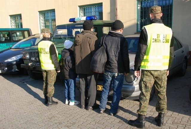 nielegalnie znalazła się w Polsce. Przyjechali litewską taksówką.