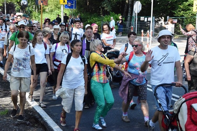 Piesza pielgrzymka z Bielska-Białej do Częstochowy wyruszyła we wtorek 6 sierpnia