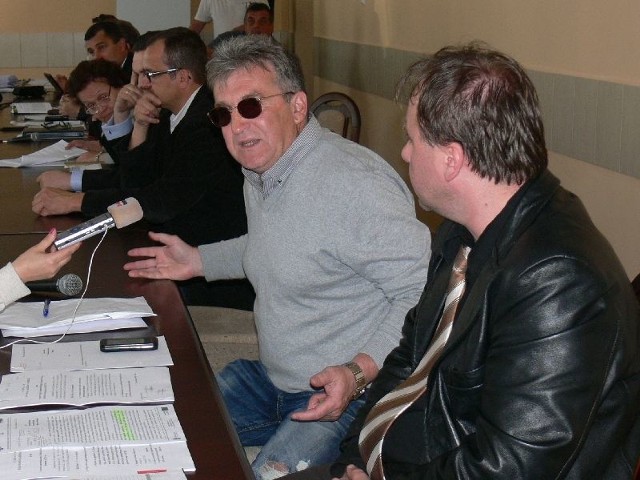 Radny Piotr Gadecki był oburzony bojkotem sesji przez większość kolegów z samorządu.