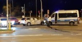 Białystok. Wypadek na skrzyżowaniu ulic Raginisa z Kazimierza Wielkiego. Policyjny radiowóz zderzył się z osobowym volvo [ZDJĘCIA]