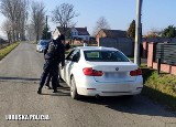 Policjanci ze Wschowy chcieli zatrzymać 21-latka w BMW. Zaczął uciekać, rozpoczął się pościg. Okazało się, że był poszukiwany do odsiadki 