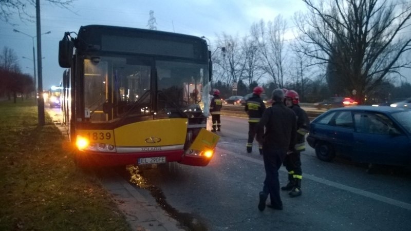 Wypadek autobus zderzył się z samochodem dostawczym