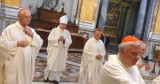 Kardynał Grzegorz Ryś mówiłi o św. Janie Pawle II podczas homili w Watykanie 45. rocznicę wyboru Karola Wojtyły na papieża ZDJĘCIA