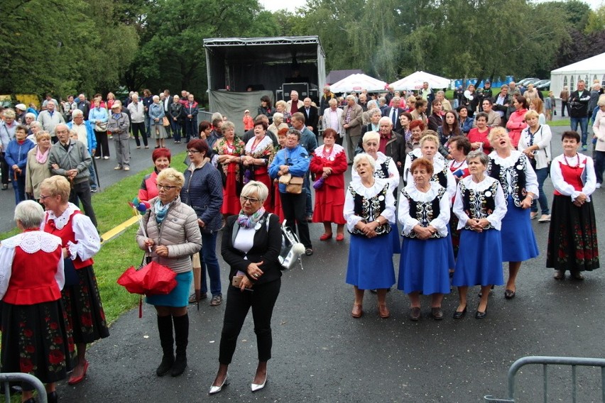 Miejskie dożynki odbywają się w niedzielę w Dąbrowie...