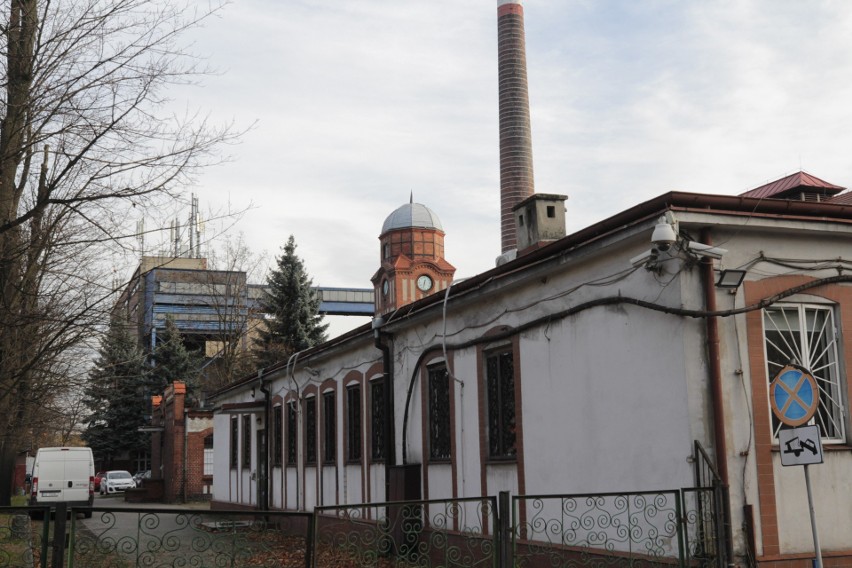 Ratownicy górnicy prowadza trudną akcję. Chca odnależć...