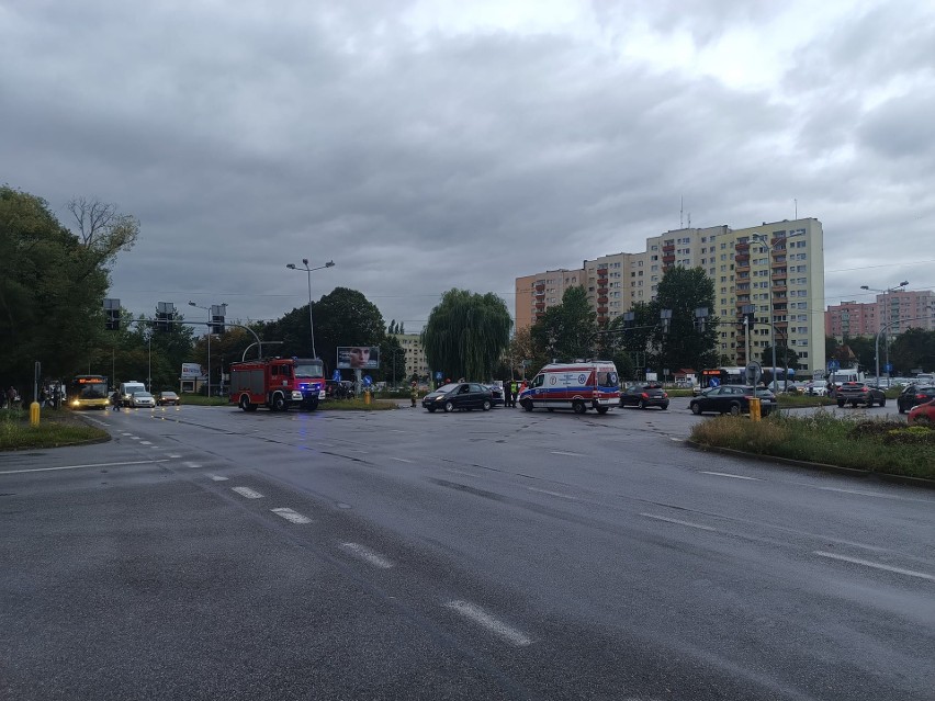 Zderzenie samochodów na ul. Obortyckiej i Przyjaciół Żołnierza [ZDJĘCIA]