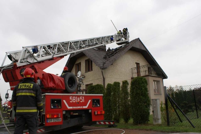 W Gaszowicach płonął strop domu jednorodzinnego