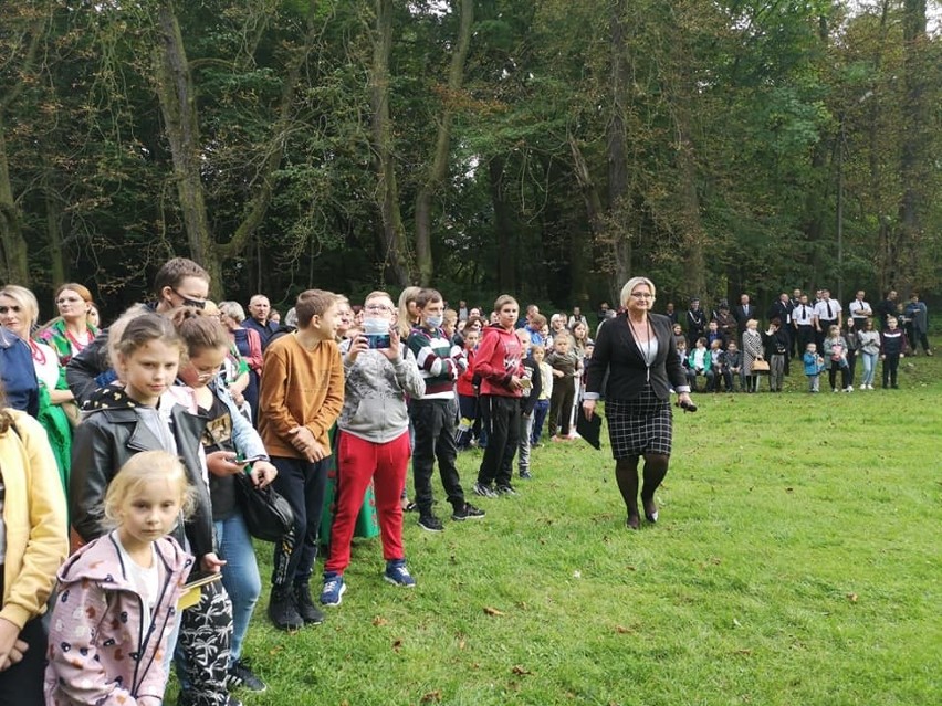 W Nagłowicach upamiętniono cichociemnego Artura Linowskiego....