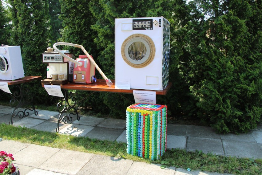 Oryginalne eko sprzęty gospodarstwa domowego na konkursie dla uczestników środowiskowych domów samopomocy w Kleczanowie