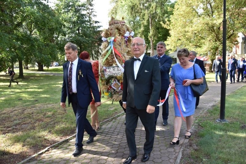 Krajowe Dożynki Ekologiczne w Przysieku podczas festynu "Barwy Lata, Dary Jesieni"