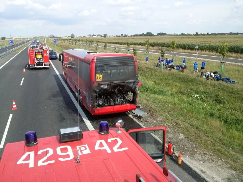 Pożar autokaru pod Gnieznem: Na S5 nikt nie został ranny