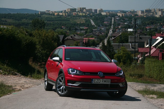 Golf Alltrack to samochód ze wszech miar interesujący – atrakcyjny z wyglądu, wygodny, funkcjonalny, dysponujący mocnymi silnikami / Fot. Dariusz Dobosz