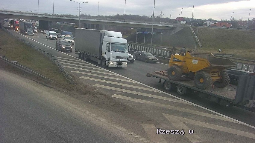 Wypadek na A4 w Krakowie, utworzył się gigantyczny korek