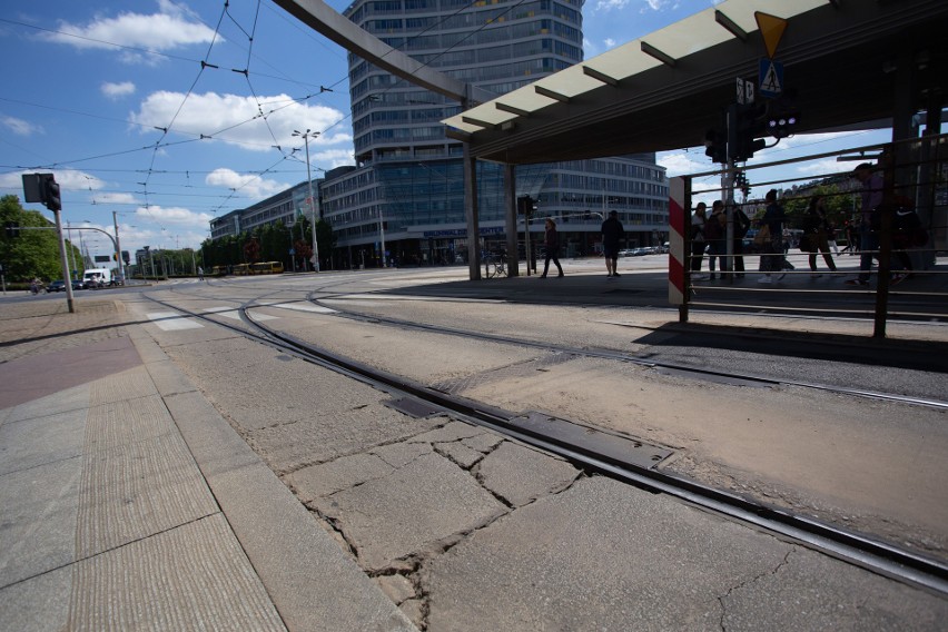 Pękanie betonowej nawierzchni to wina wykonawcy, który użył...