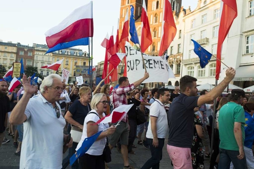 Marsz w obronie niezawisłości sądów przeszedł ulicami Krakowa