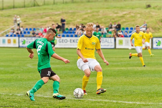 Ekoball Stal Sanok (żółte koszulki) ma za sobą pierwszy mecz sparingowy