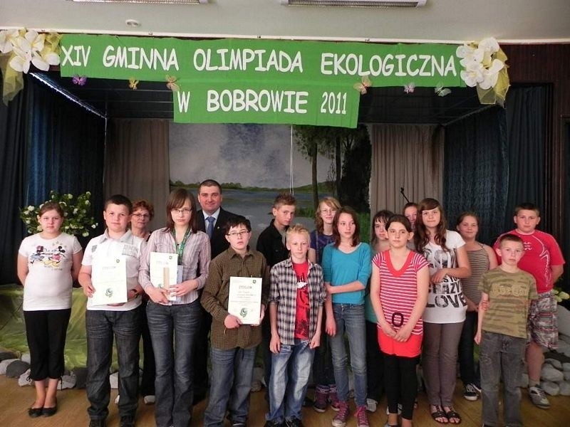 Nagrody dla szkół i uczestników imprezy wręczył wójt gminy...