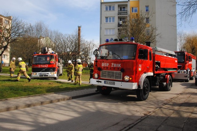 Pożar w bloku na osiedlu mieszkaniowym w Krzeszowicach