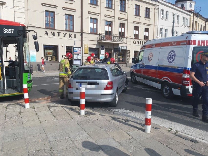 Zderzenie na skrzyżowaniu Lubartowskiej z Bajkowskiego w Lublinie. Uwaga na utrudnienia