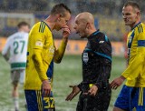 Derby Trójmiasta. Sędzia Szymon Marciniak pokazał trzy czerwone kartki w meczu Arka Gdynia - Lechia Gdańsk