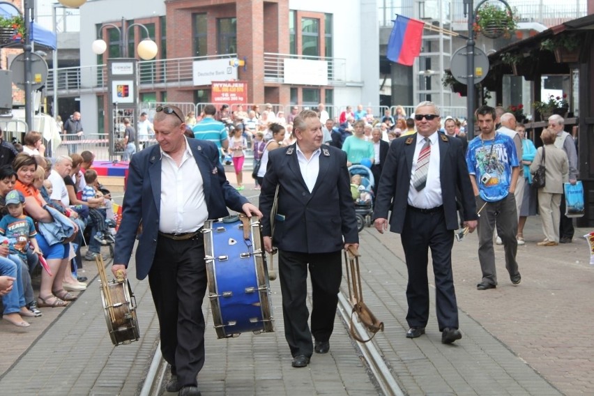 Święto Miasta Chorzów 2013 - parada na ul. Wolności