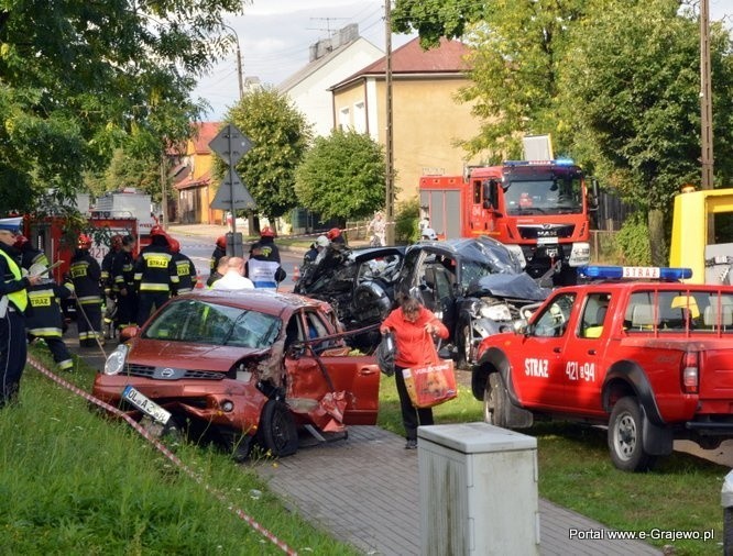 Grajewo. Wypadek na ul. Piłsudskiego. Karambol na ul. Piłsudskiego. Zderzyło się 6 pojazdów (zdjęcia)