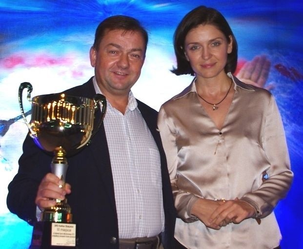 Włodzimierz Aleksiejuk - prezes UKS Kaliber i Joanna Mucha - minister sportu