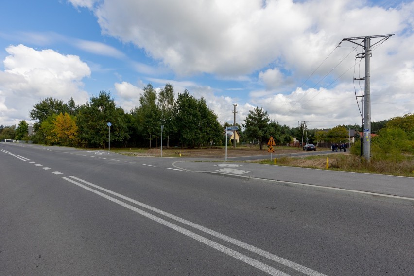 Długo wyczekiwana budowa drogi w Głuchowie, w gminie Grójec zakończona. Sprawdź, co zostało zrobione 