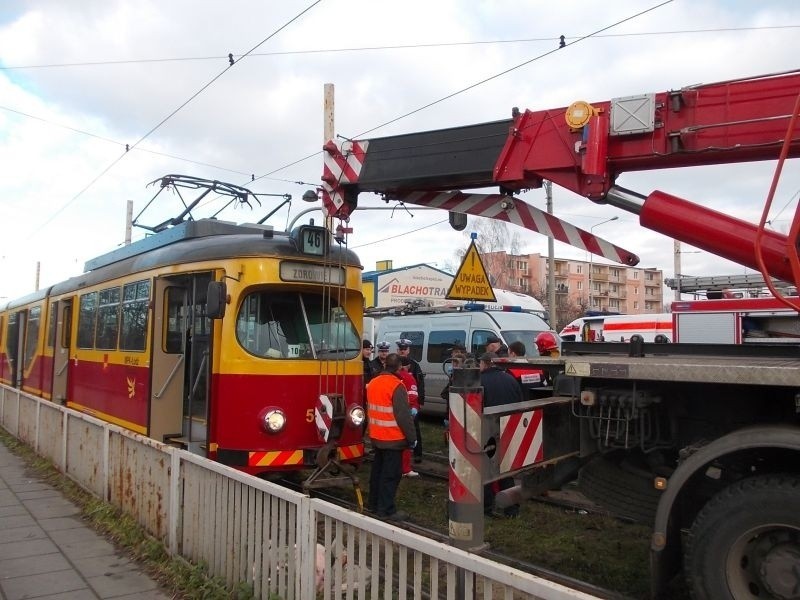 Śmierć pod kołami tramwaju. Tragiczny wypadek w Zgierzu [ZDJĘCIA]