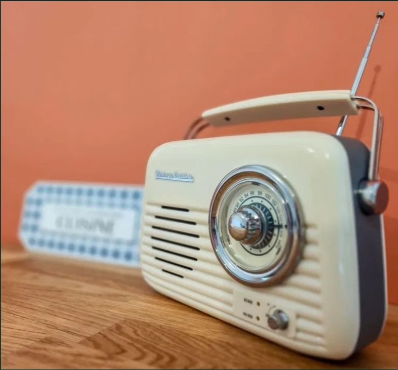 Radio vintage cuisine retro beżowe
