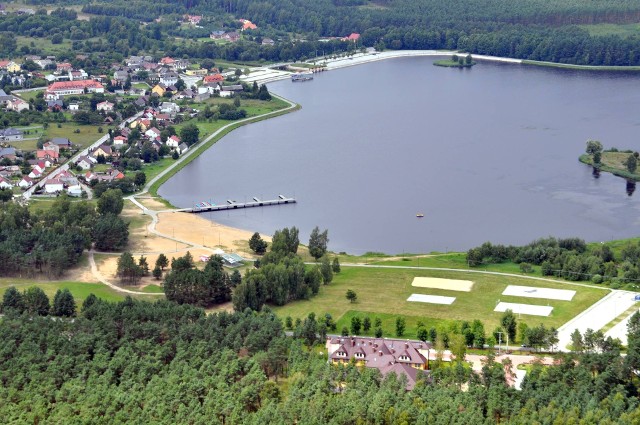 Położony zaledwie 16 kilometrów od Kielc, 35 hektarowy zalew w Borkowie, to urocze i urzekające miejsce wypoczynku. Zapraszamy do naszej galerii w której  zebraliśmy najpiękniejsze zdjęcia zalewu Borkowie wykonane przez użytkowników Instagrama. Wszystkie publikowane zdjęcia zostały oznaczone lokalizacją Zalew Borków. >>>ZOBACZ WIĘCEJ NA KOLEJNYCH SLAJDACH