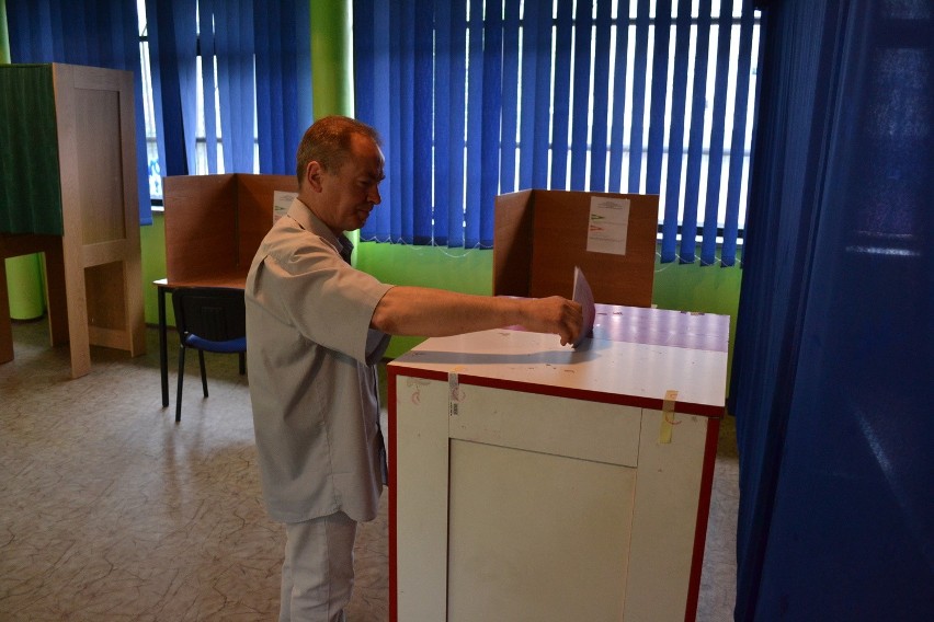Wybory prezydenckie 2015 w Katowicach: Punktualnie o...
