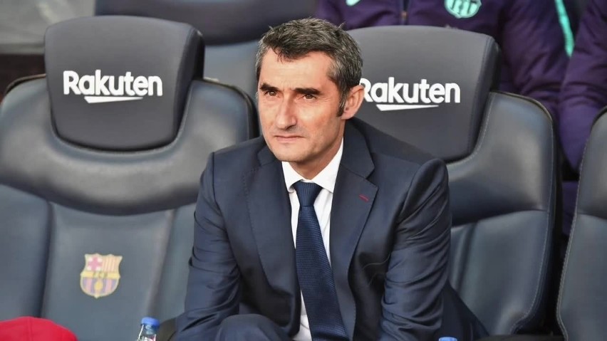 Ernesto Valverde zwolniony z FC Barcelony. Następcą Quique...