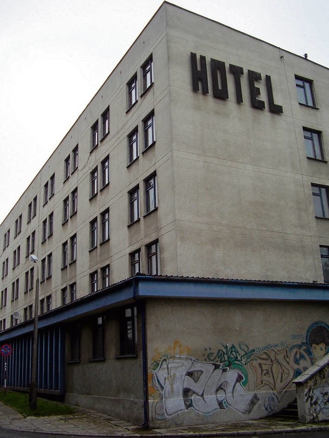 W latach 80. hotel oferował 140 miejsc noclegowych