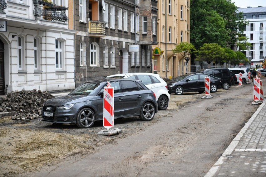 Poznań: Kierowcy lekceważą przebudowę ulicy Jackowskiego. Parkują mimo zakazów