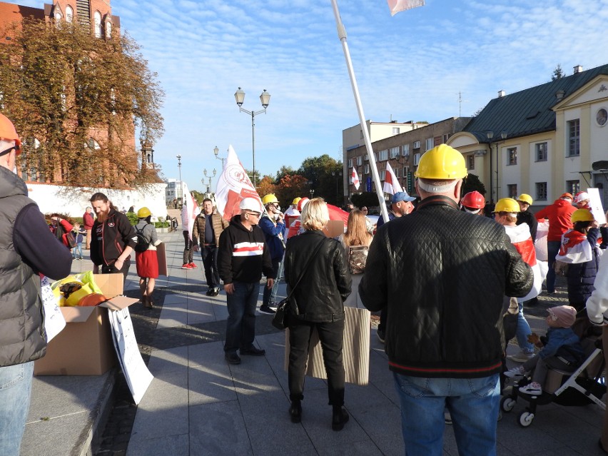 3.1o.2021, Białystok. Manifestacja Białorusinów w centrum...