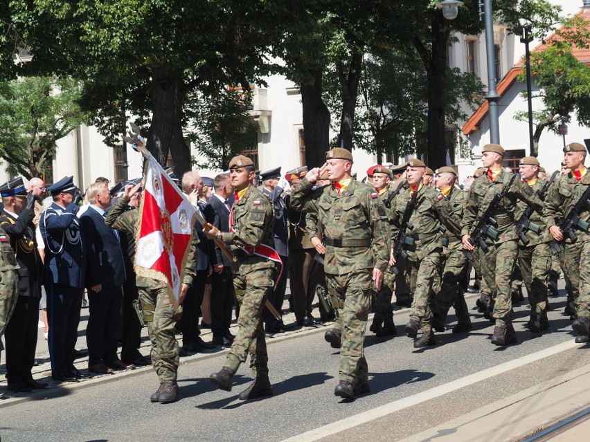  Święto Wojska Polskiego w Łodzi. Czy dysponując taką armią, Polska jest bezpieczna? Zapytaliśmy łodzian SONDA