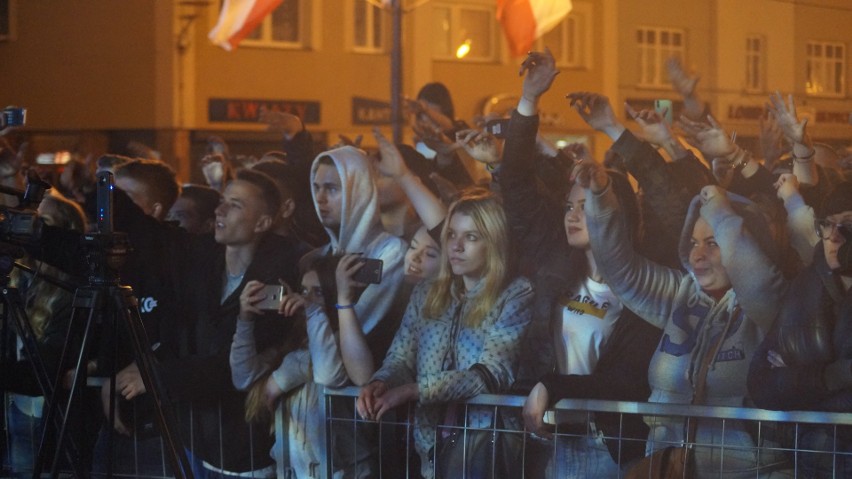 Rybnik oszalał! Dzikie tłumy na koncercie Miuosha i O.S.TR.